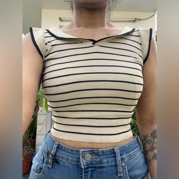 Black and Beige Striped Crop Top - Picture 3 of 4